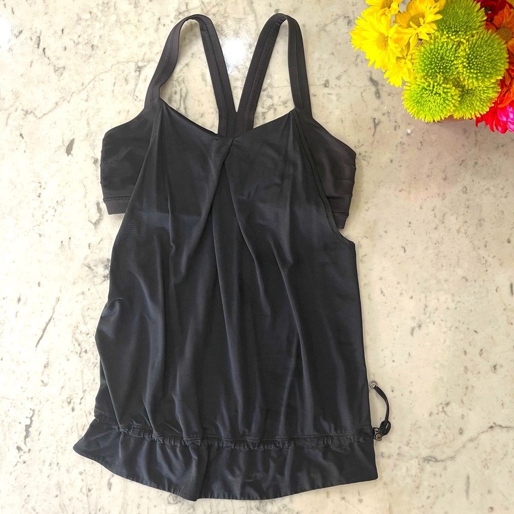 Lululemon black top with built in bra. Size 6